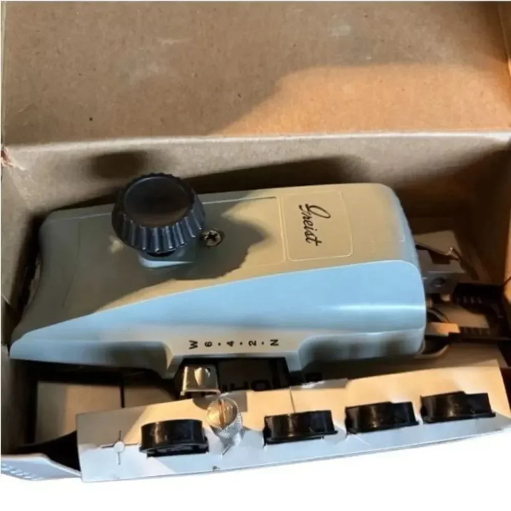 Greist buttonholer sewing